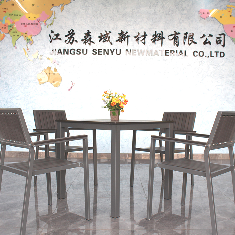 multi-seater circum triclinium WPC mensa posuit